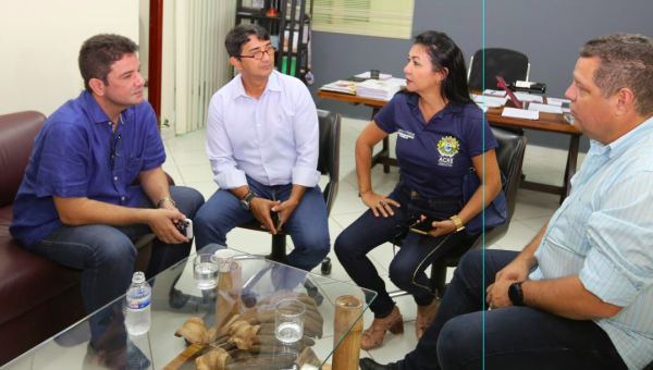 Em visita à Fundação Elias Mansour, Gladson anuncia investimentos para a cultura